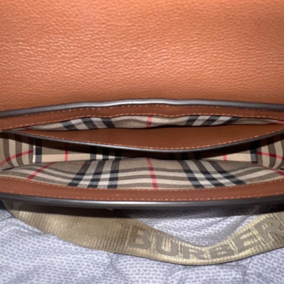 Burberry Note Shoulder Bag - Picture 8 of 11